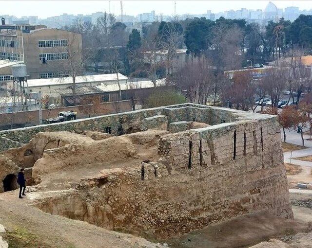 دژ رشکان، شهر ری، تهران تخریب چهره دژ ۲۰۰۰ ساله تهران