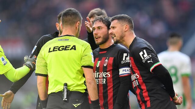 میلان ۲ - ساسولو ۵/ بحران در اردوی روسونری با دریافت ۹ گل در دو بازی!