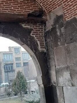 ترکخوردگی چندبنای تاریخی در «خوی» / آرامگاه «شمس» آسیب جدی ندید