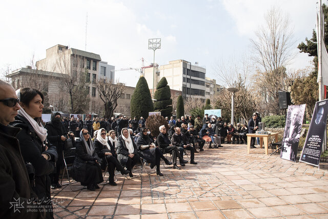 با مرگش همه را دور هم جمع کرد!