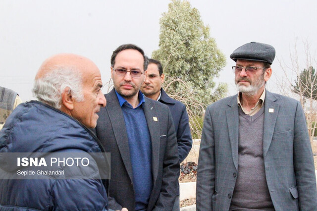 بازدید رئیس جهاددانشگاهی کشور از مجتمع گیاهان دارویی خراسان جنوبی