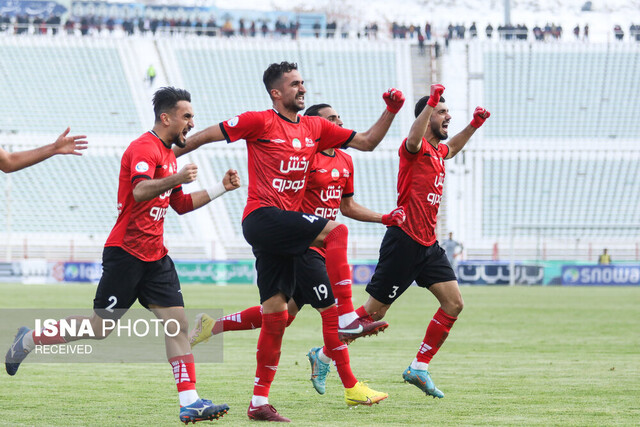 نتایج هفته نوزدهم لیگ برتر فوتبال/ تراکتور جای گلگهر را گرفت نتایج هفته نوزدهم لیگ برتر فوتبال/ تراکتور جای گلگهر را گرفت