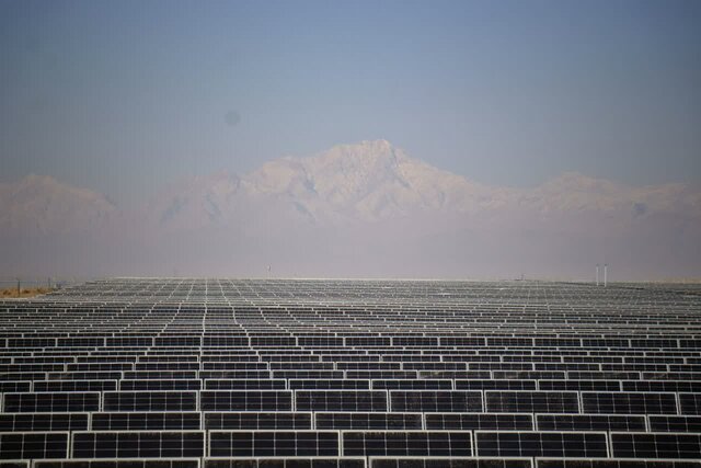 نیروگاه ۱۰ مگاواتی خورشیدی با حضور وزیر نیرو در دامغان