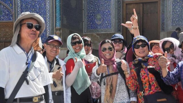 عضویت در ائتلاف شهرهای جاده ابریشم بسترساز ورود گردشگران چینی به سمنان عضویت در ائتلاف شهرهای جاده ابریشم بسترساز ورود گردشگران چینی به سمنان