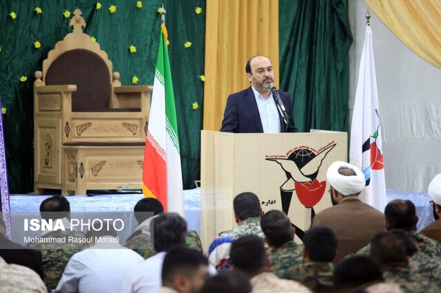 غبار روبی و عطرافشانی قبور مطهر شهدا در بندرعباس برگزار شد