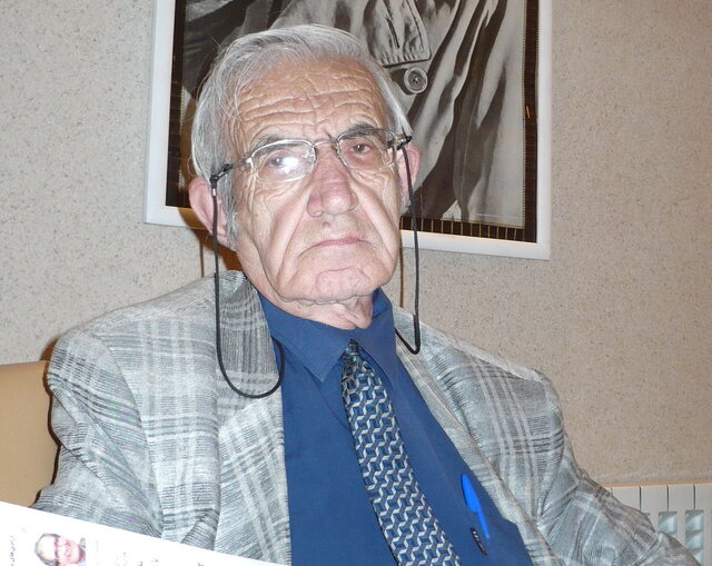 مسنترین بازیگر مرد ایران خیلی جدی شما را میخنداند!