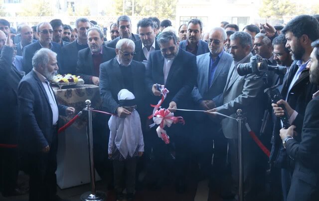 تالار فرهنگ و هنر کرمان با حضور وزیر ارشاد افتتاح شد 