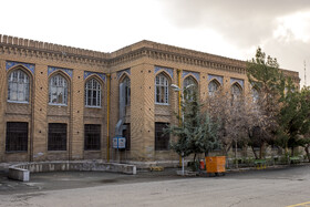 سال 1319 دولت وقت، این ساختمان را از آمریکاییها خریداری کرد و به برای تاسیس دانشگاه تهران ،کالج آن یعنی دوره لیسانس حذف شد و اداره مدرسه نیز بر عهده مدیران ایرانی قرار گرفت، تا امروز که با نام «دبیرستان ماندگار البرز» هنوز به کار خود ادامه میدهد.
