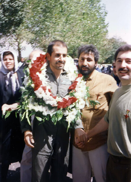 خاطرهبازی با یک اسیر صلیب ندیده