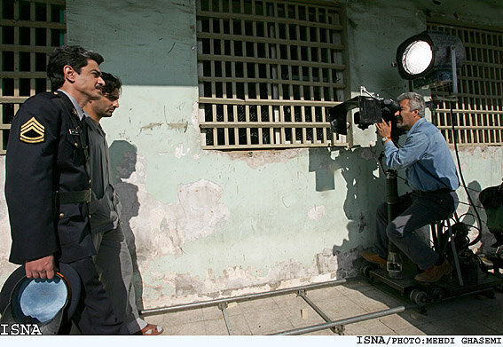 بند سیاسی زندان را برای ساخت سریال تغییر دادند