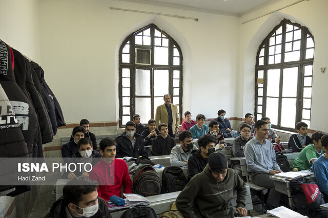 عکس آرشیوی است. ضرورت بهرهمندی از ابزارهای هوش مصنوعی برای بهبود نظام آموزشی