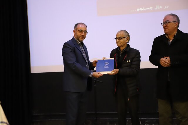 ضرورت بازخوانی نهج البلاغه و نامه‌ی امیرالمومنین(ع) به مالک اشتر توسط مدیران و کارکنان