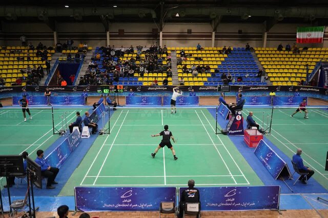 عکس آرشیوی است. تیم بدمینتون گاز فارس به لیگ یک صعود کرد