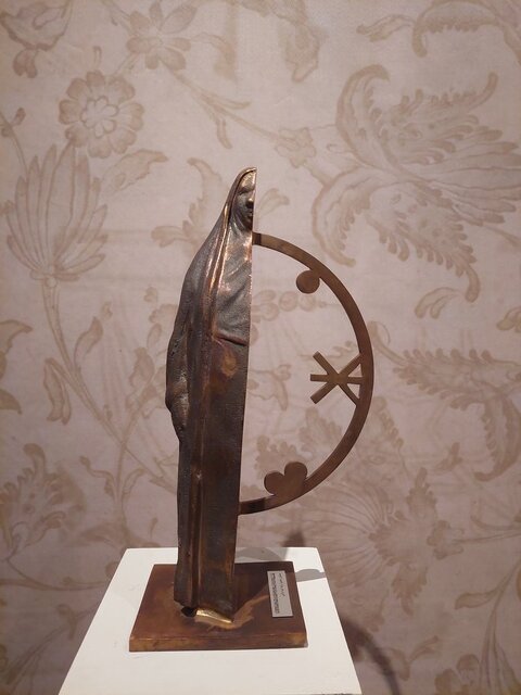 گویی که پرت شدهای به زمان حافظ و سعدی