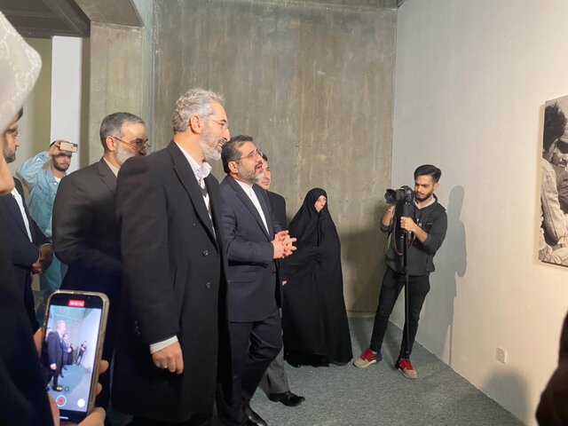 وزیر کمک کند عکسهای قربان خلیلی را پیدا کنیم