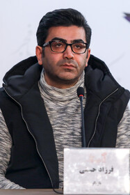 فرزاد حسنی، بازیگر در نشست پرسش و پاسخ فیلم های پاور 