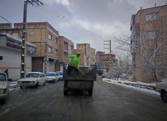  شهرداری مریوان برای مقابله با بحران های بارش برف آمادگی کامل دارد