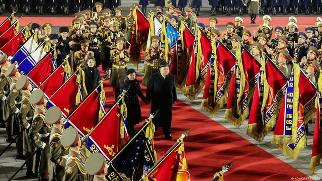 نمایش شبانه قدرت موشکی و هستهای کرهشمالی با حضور کیمجونگ اون + تصاویر