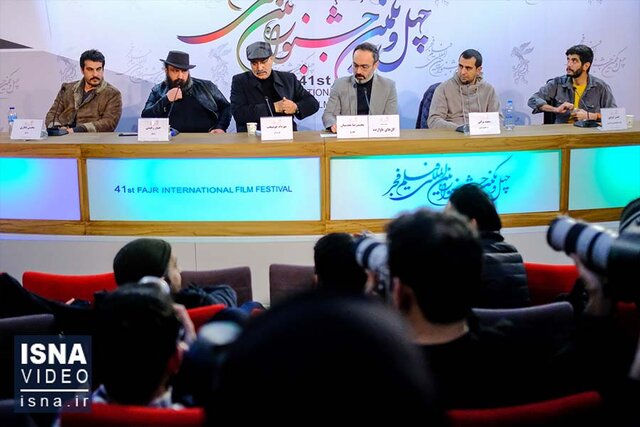 ویدیو / شما یک نسخه مزخرف از «گل های باوارده» را دیدید ویدیو / شما یک نسخه مزخرف از «گل های باوارده» را دیدید