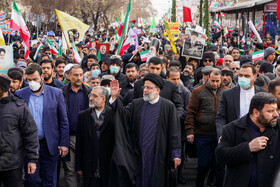 حضور رییس جمهور در مراسم راهپیمایی ۲۲ بهمن  - مراسم راهپیمایی چهل‌وچهارمین سالروز پیروزی انقلاب اسلامی شنبه ۲۲ بهمن ۱۴۰۱ همزمان در تهران و سراسر کشور با حضور اقشار مختلف مردم برگزار شد. 