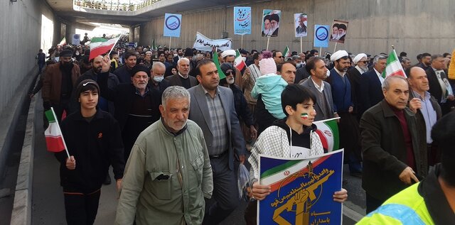 حضور مردم ایلام در راهپیمایی 22 بهمن