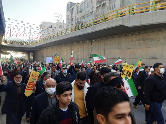 حضور مردم ایلام در راهپیمایی 22 بهمن