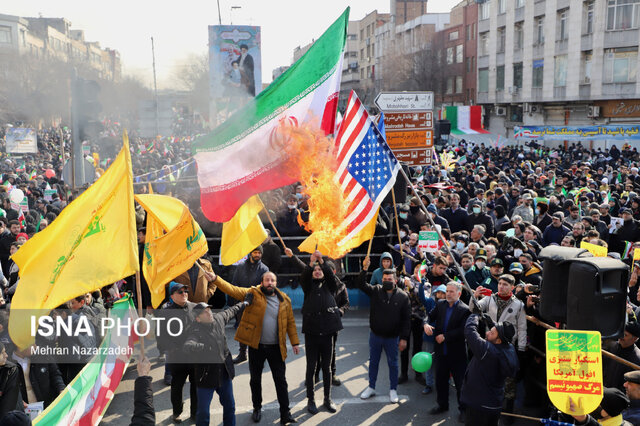 مردم تبریز برای حمایت از انقلاب به پاخاستند