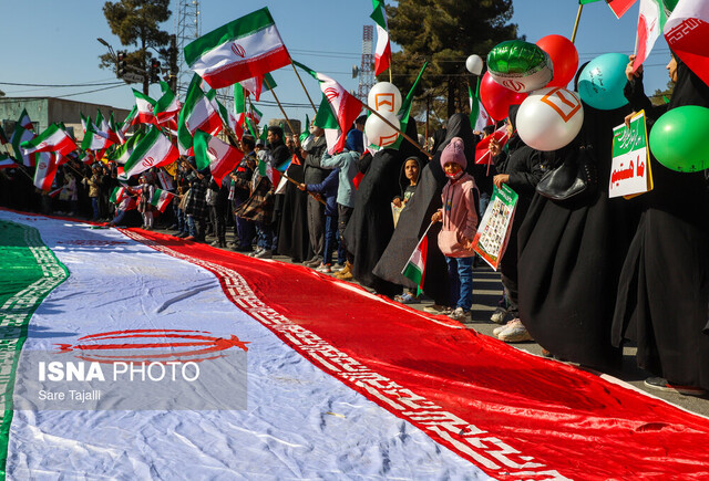 خروش وحدت در راهپیمایی سراسری ۲۲ بهمن خروش وحدت در راهپیمایی سراسری ۲۲ بهمن