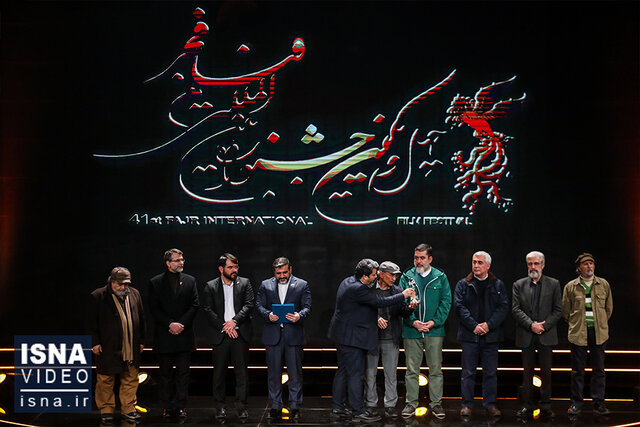 ویدیو / جشنواره فیلم فجر ۴۱، از سیمرغها تا جایزههایی که به خوی تقدیم شدند ویدیو / جشنواره فیلم فجر ۴۱، از سیمرغها تا جایزههایی که به خوی تقدیم شدند