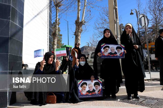 حضور عشایر با لباسهای محلی در راهپیمایی یاسوج