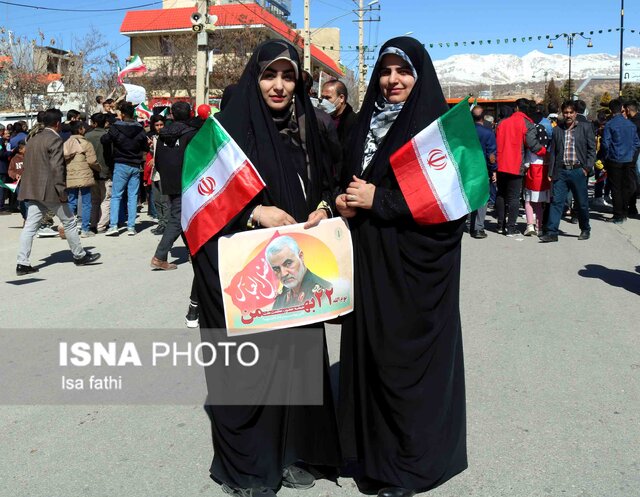 حضور عشایر با لباسهای محلی در راهپیمایی یاسوج