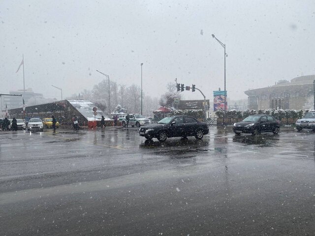 عکس آرشیوی است. برف و باران در راه تهران