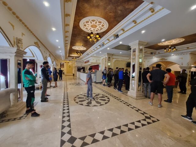 مس رفسنجان را به هتل راه ندادند! مس رفسنجان را به هتل راه ندادند!