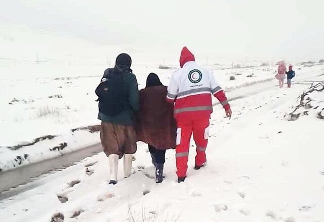 عکس خبر تزئینی است تلاش ۹ ساعته برای نجات جان مادر باردار رودریشی در نبود بالگرد