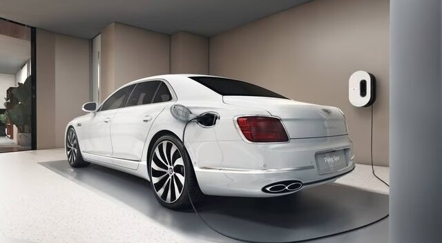 با اتوموبیل به طبقات این برج میروید!