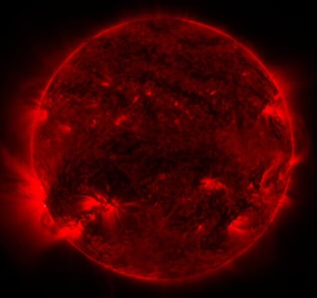 ناسا عکسی از پرتوهای پنهان خورشید منتشر کرد 