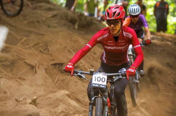 زندگی عجیب دختر تاریخساز/ از بیهوشی در تمرین تا بیپولی در ترکیه