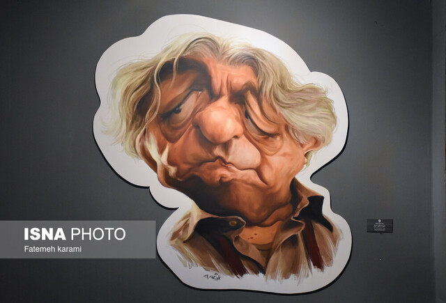 اینجا با عزتالله انتظامی هم شوخی میکنند