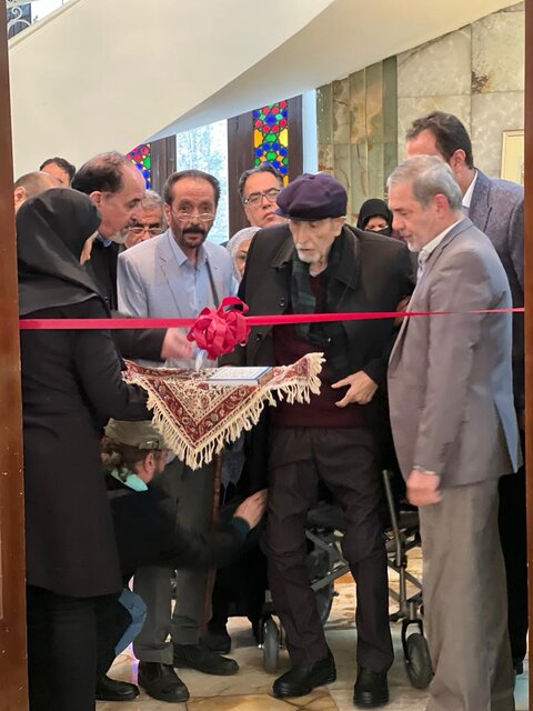 هنرمند متعهد به گفتن حقیقت است