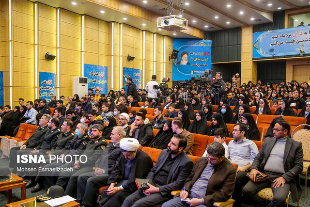 قرآن باید محور برنامه‌های انتظامی و محور تعامل فرماندهان و فرمانبران قرار گیرد