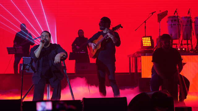 کنسرت رضا صادقی با یاد «علی انصاریان» و حضور «مهران غفوریان»