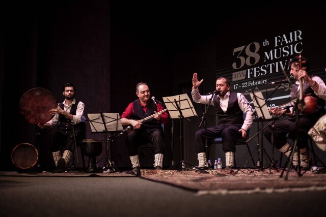 اعلام ناگهانی خبر مرگ یک هنرمند، حضور چهرههای سیاسی و اجرای موسیقی «حنابندان»