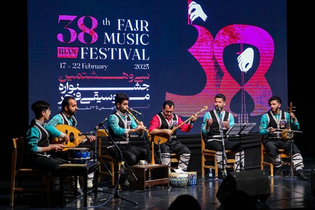 اعلام ناگهانی خبر مرگ یک هنرمند، حضور چهرههای سیاسی و اجرای موسیقی «حنابندان»