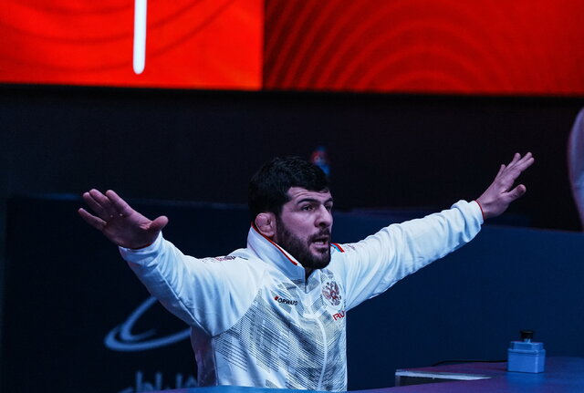 یزدانی و موحد کبیر در میان غولهای کشتی آزاد جهان