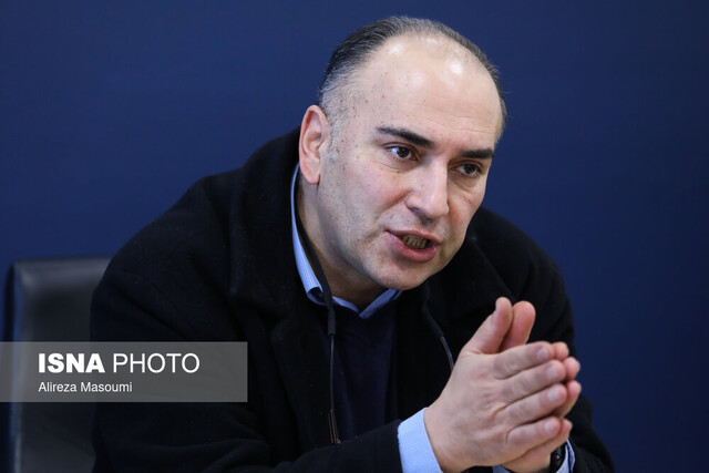 کسب مدال در شنا «قصه» است/ قرارداد مربی فوتبال ۲۷ میلیارد، بودجه فدراسیون ۸ میلیارد!