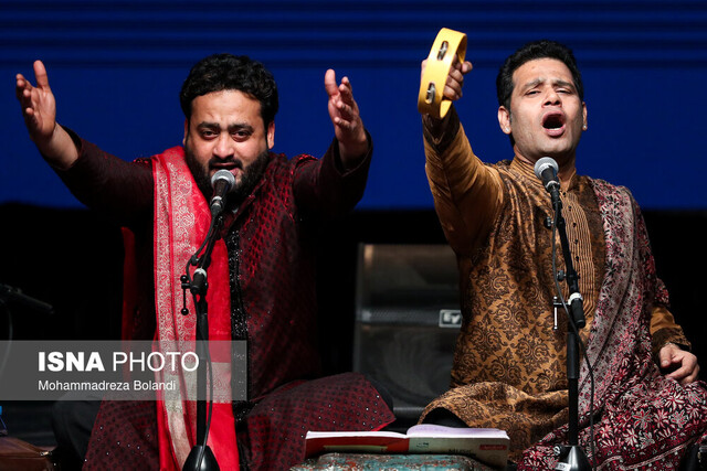 یک کنسرت کمسابقه در تالار وحدت و اجرای قطعه جدید ناصر زینلی