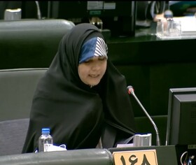 آزاد: حجاب برای زن ایرانی افتخار است