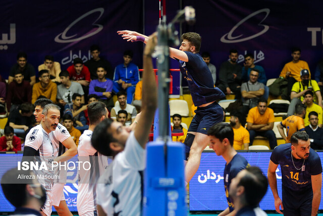 واکنش بازیکنان به دیدار پلیآف لیگ برتر والیبال واکنش بازیکنان به دیدار پلیآف لیگ برتر والیبال