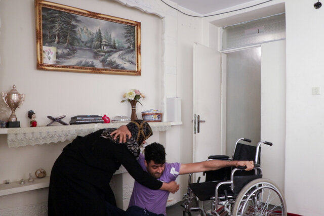 نمیخواهم زنده بمانم/ کارگردانی که نمیخواهد تحت پوشش بهزیستی باشد