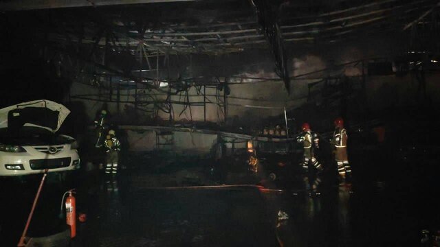 آتشسوزی گسترده در یک مجتمع تعمیرگاهی در شمال شرق تهران